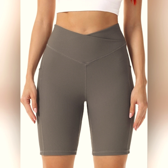 Sunzel Women's Shorts High Waist Tummy Control/ Deep Pockets Green Sz XS SNWOT - Picture 5 of 9